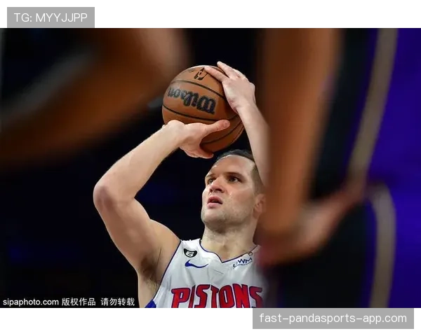 马尔蒂尼高位逼抢撕裂防线：角色转型如何重塑其战术价值？